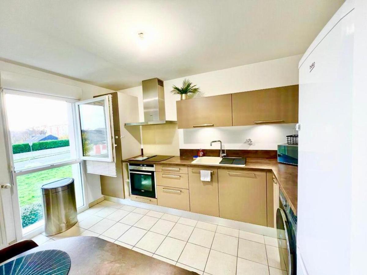 L'Atelier Chic - Wifi Fibre - Parking Privee - Balcon - Netflix Apartment Lanester Bagian luar foto