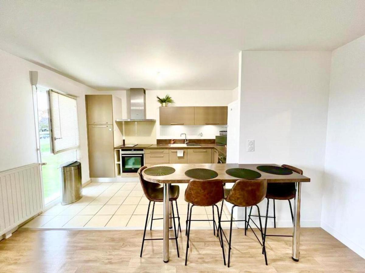 L'Atelier Chic - Wifi Fibre - Parking Privee - Balcon - Netflix Apartment Lanester Bagian luar foto